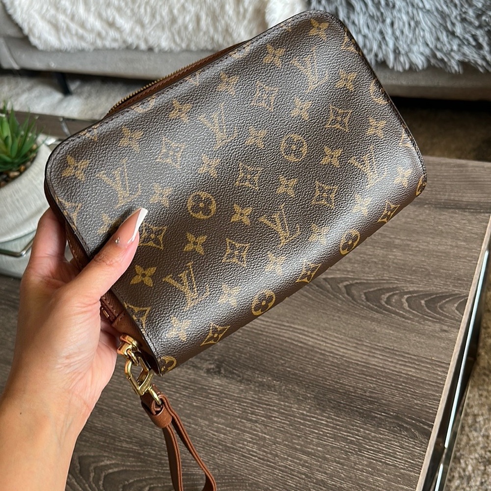 LOUIS VUITTON ORSAY CLUTCH BAG